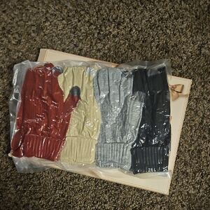 NEW.  Stylish Multi-Color Womens Gloves Set